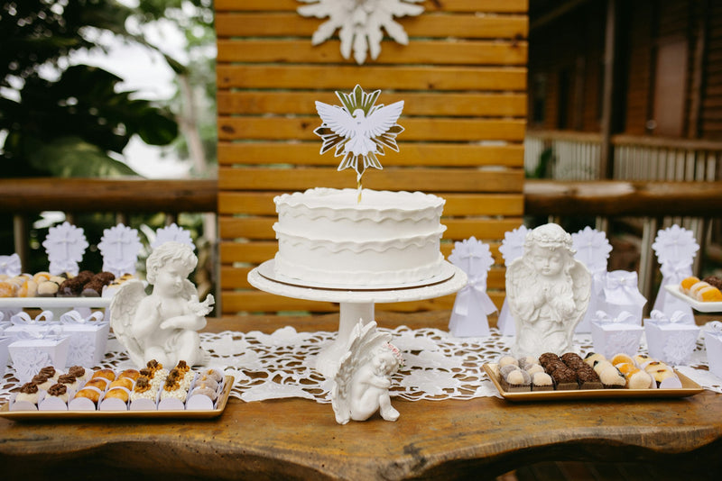 Décoration table première communion – idées blanches et élégantes pour célébration religieuse