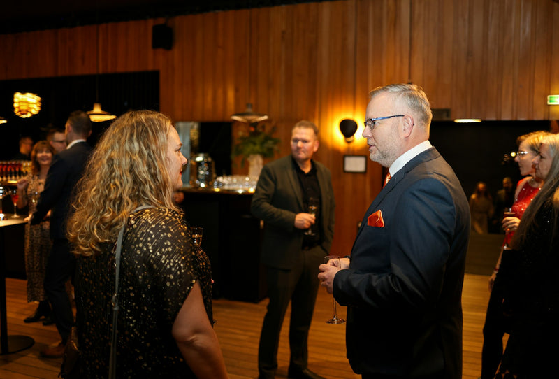 Cocktail d’entreprise – buffet professionnel élégant pour réception corporate