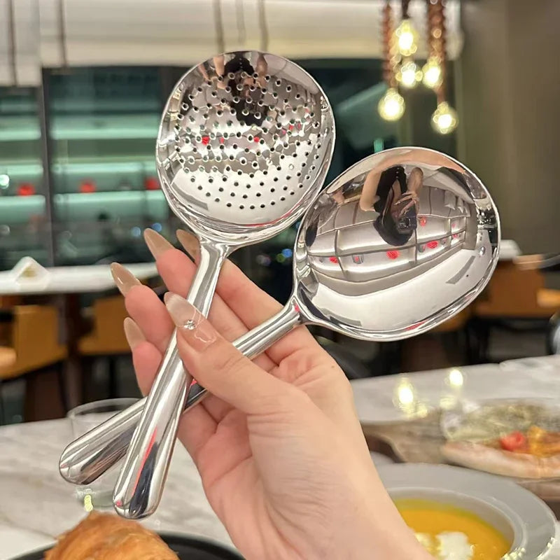 Cuchara de servir de acero inoxidable nueva para uso público en restaurantes, cucharón grande para filtrar sopa y arroz, juego de utensilios de cocina en tono plateado