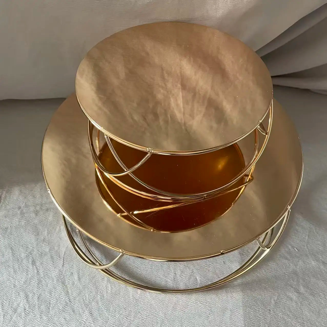 Présentoir Gâteau Métal Doré Mariage Élégant