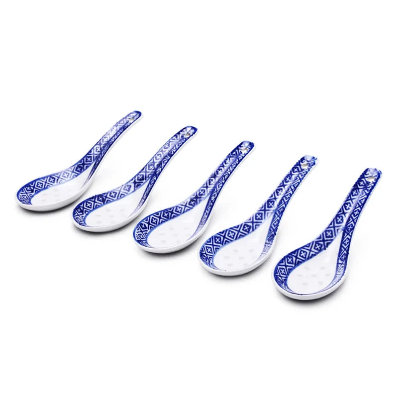 5 uds. Cuchara de cerámica práctica, cuchara de estilo chino para gachas, vajilla, cucharas de sopa azul y blanca para el hogar y restaurante