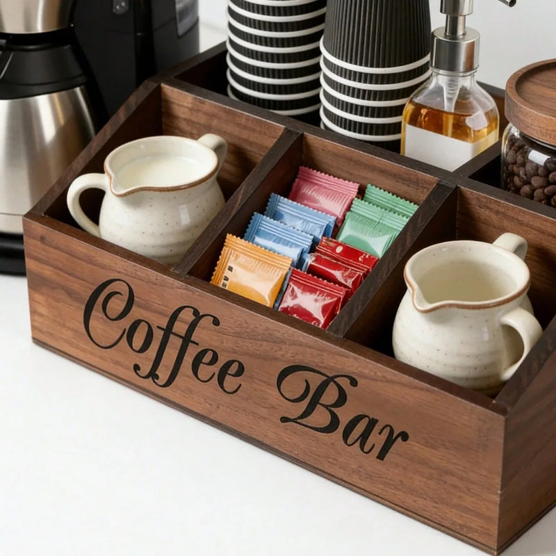 Organizador de café de madera con 5 compartimentos, caja de almacenamiento rústica para encimera para cápsulas de café, tazas y cucharas, decoración de cocina