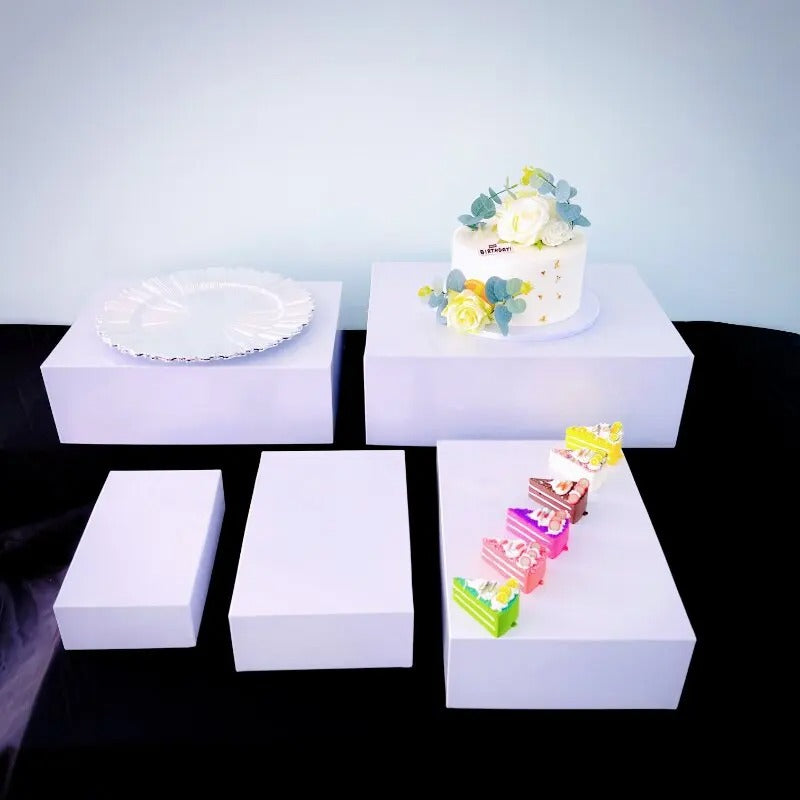Présentoir buffet cube blanc lot 5 – art de la table réception raffinée
